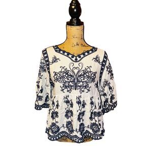 Kindred Women's Peasant Embroidery Scalloped  White Navy Top Small